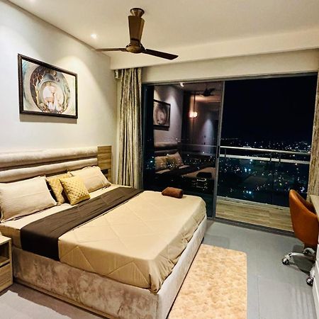 Countryside Luxury Suites - Supernova Noida Nuova Delhi Esterno foto