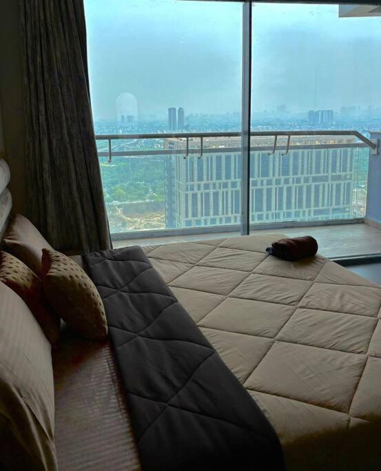 Countryside Luxury Suites - Supernova Noida Nuova Delhi Esterno foto
