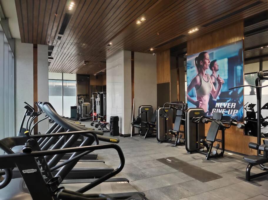 Countryside Luxury Suites - Supernova Noida Nuova Delhi Esterno foto