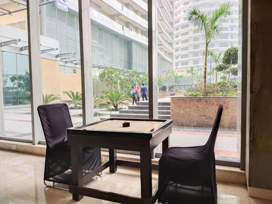 Countryside Luxury Suites - Supernova Noida Nuova Delhi Esterno foto